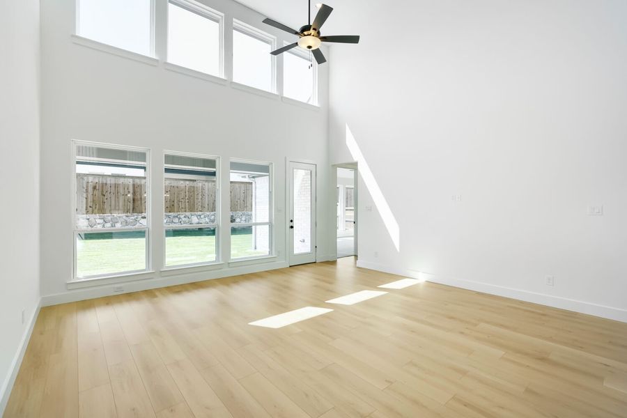 2615 Cedar - Living Area