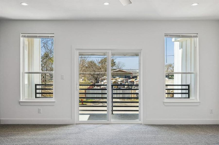 Spacious, unfurnished interior of a new home in , Dallas (Image 28).
