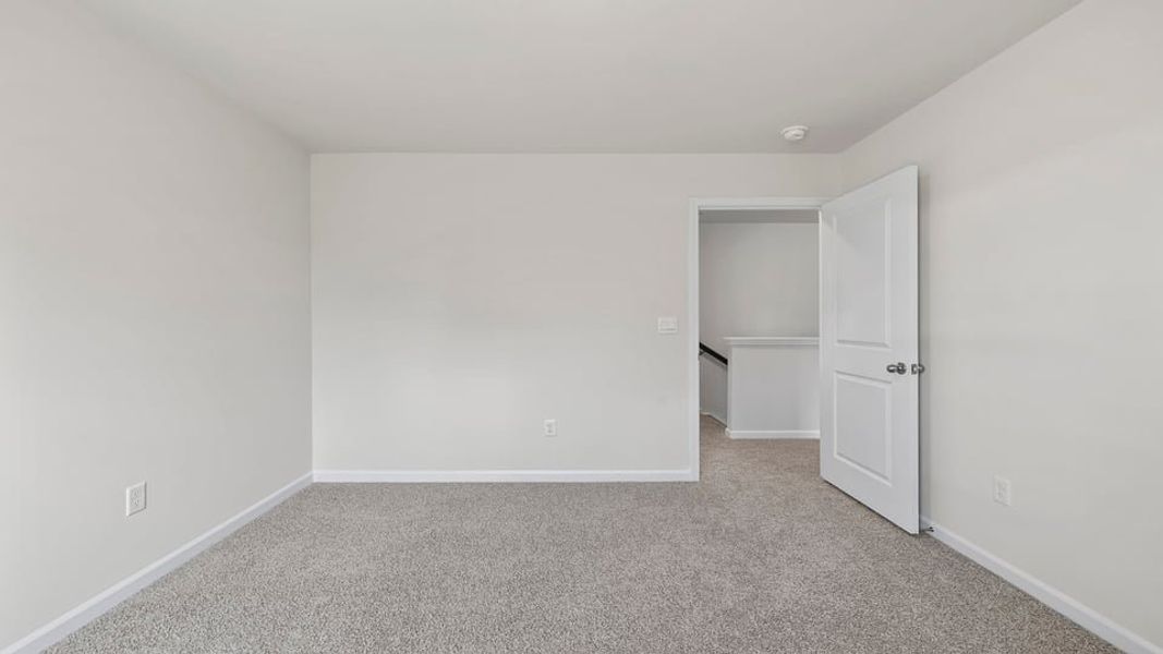 Spacious, unfurnished interior of a new home in Hunters Ridge, Woodruff (Image 25).