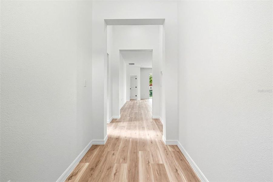 Spacious, unfurnished interior of a new home in , Altamonte Springs (Image 12).