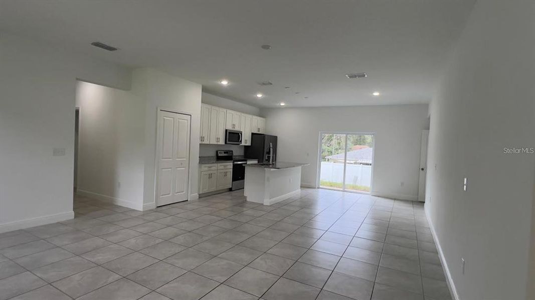 Spacious, unfurnished interior of a new home in , Citrus Springs (Image 25). Spacious, unfurnished interior of a new home in , Citrus Springs (Image 25).