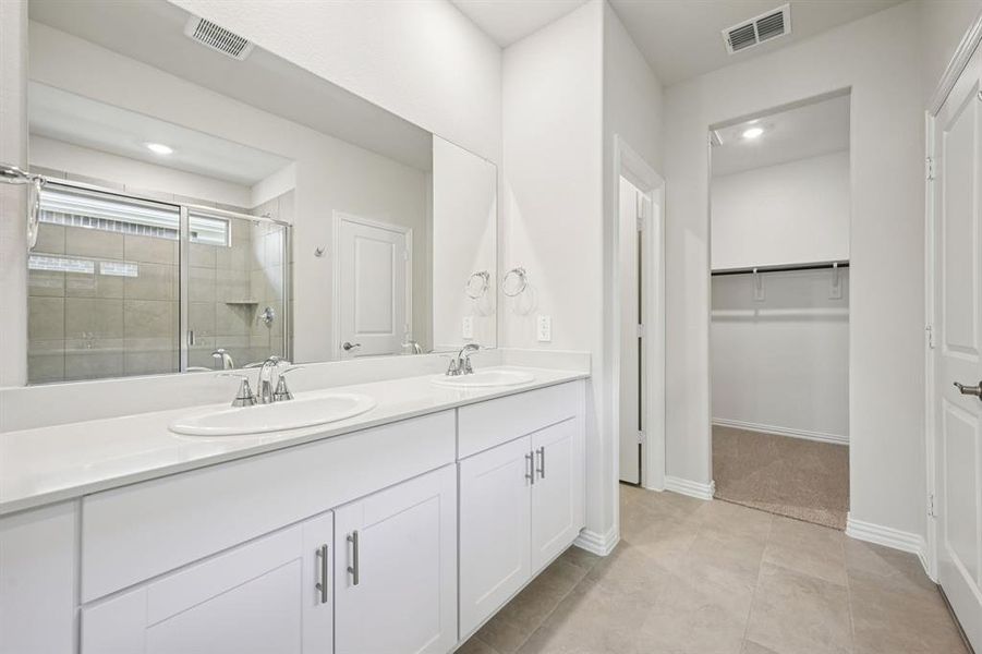 Furnished interior view inside a new home in Westmoor, Sherman (Image 9).