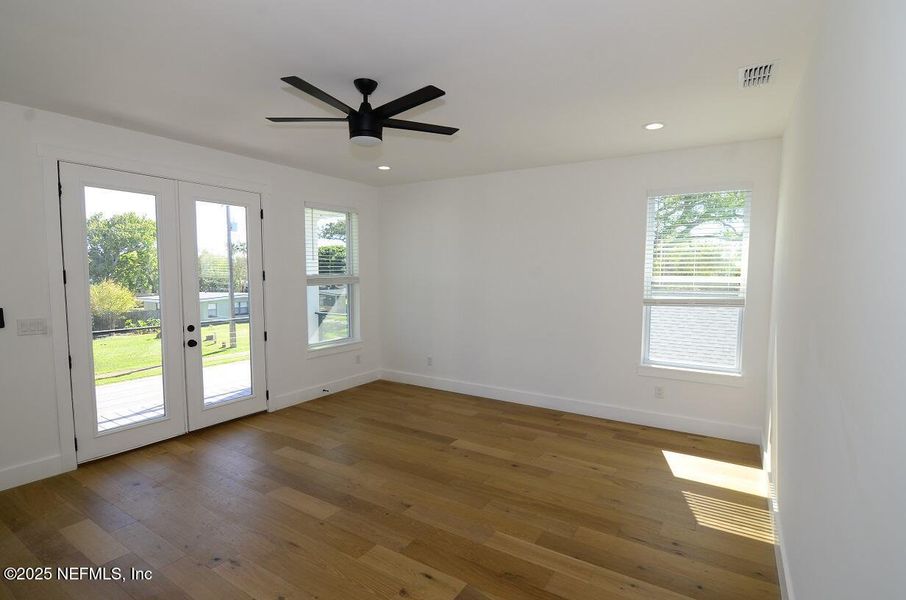 Spacious, unfurnished interior of a new home in , Jacksonville (Image 15).