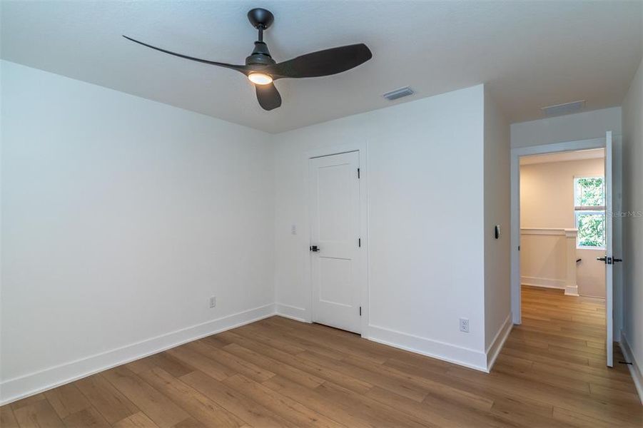 Spacious, unfurnished interior of a new home in , Orlando (Image 22).