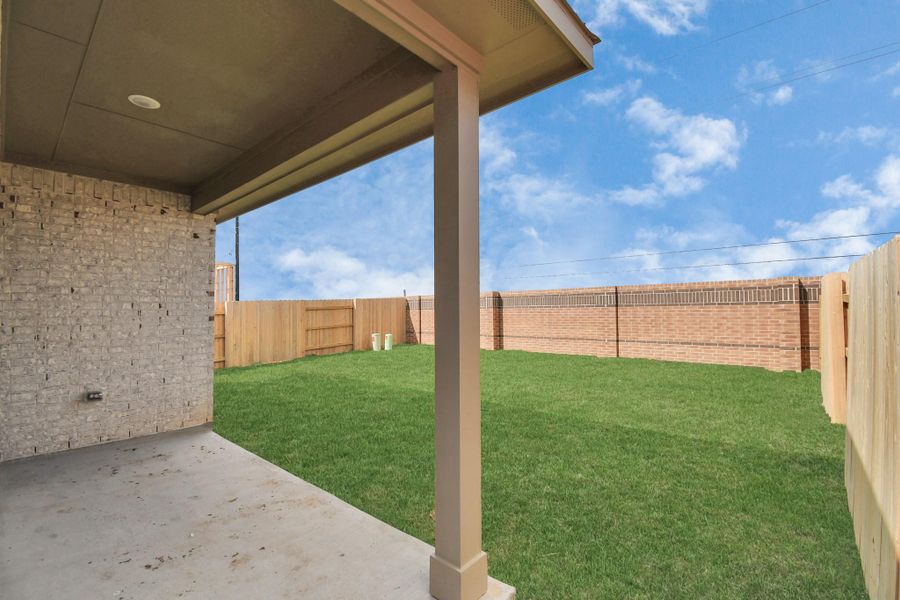 Exterior details and patio area of a home in Elyson, Katy (Image 14).