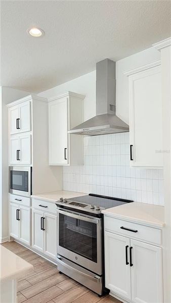 Furnished interior view inside a new home in , Palmetto (Image 11).