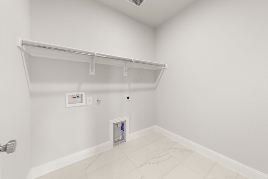 Spacious, unfurnished interior of a new home in Walden Pond, Forney (Image 27). Spacious, unfurnished interior of a new home in Walden Pond, Forney (Image 27).
