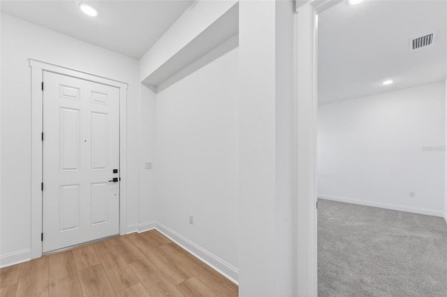 Spacious, unfurnished interior of a new home in , Winter Garden (Image 30).