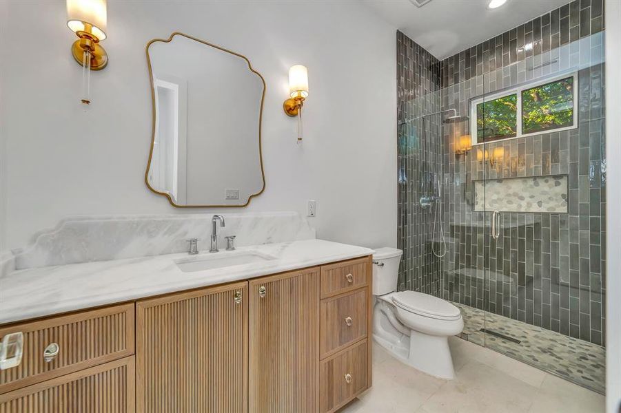 Furnished interior view inside a new home in , Dallas (Image 12).