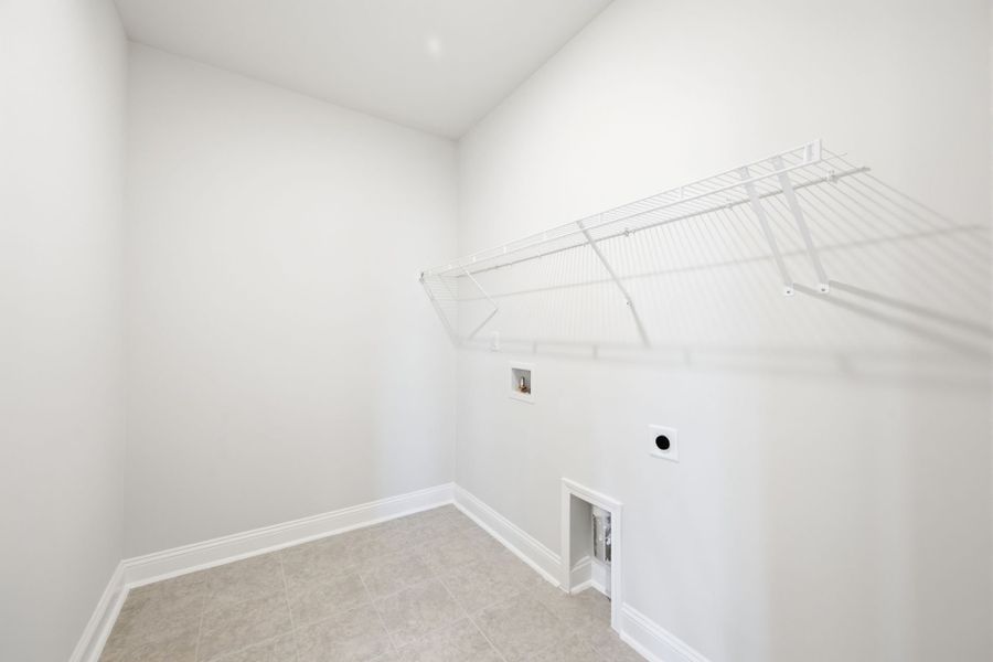 Spacious, unfurnished interior of a new home in Carriage Estates, Lexington (Image 31).