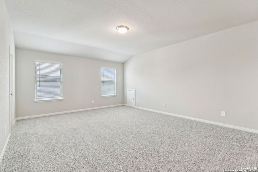 Spacious, unfurnished interior of a new home in Autry Pond, San Antonio (Image 15). Spacious, unfurnished interior of a new home in Autry Pond, San Antonio (Image 15).