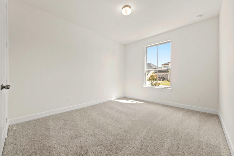 Spacious, unfurnished interior of a new home in Cross Creek West - 55', Fulshear (Image 8). Spacious, unfurnished interior of a new home in Cross Creek West - 55', Fulshear (Image 8).