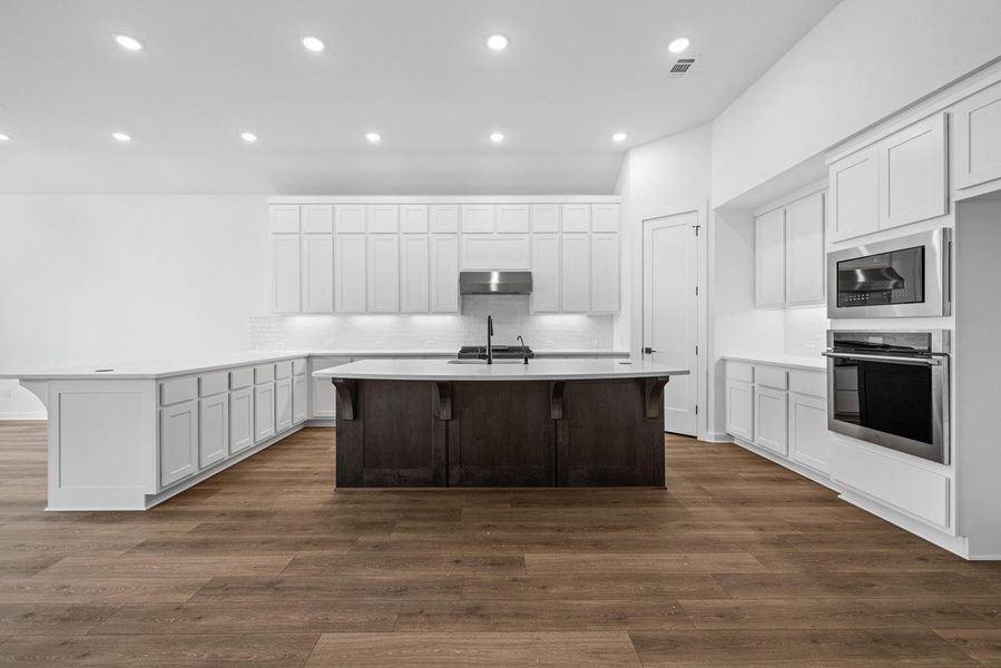 Image 4 of a home in Broken Oak. Image 4 of a home in Broken Oak.