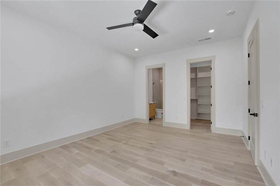 Spacious, unfurnished interior of a new home in , Auburn (Image 18).