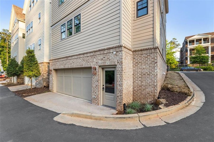 Exterior details and patio area of a home in , Alpharetta (Image 27).