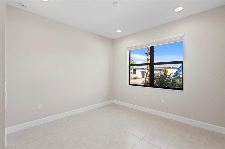 Spacious, unfurnished interior of a new home in , Fort Myers (Image 21).