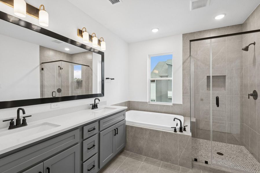 Furnished interior view inside a new home in Retreat at Oak Park, Houston (Image 4).