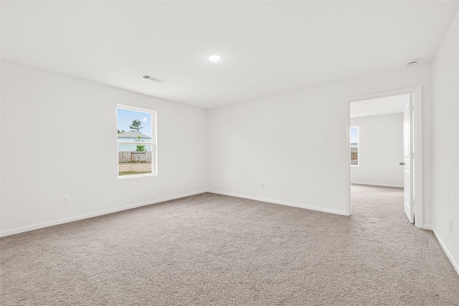 Spacious, unfurnished interior of a new home in Chapel Run, Montgomery (Image 39).