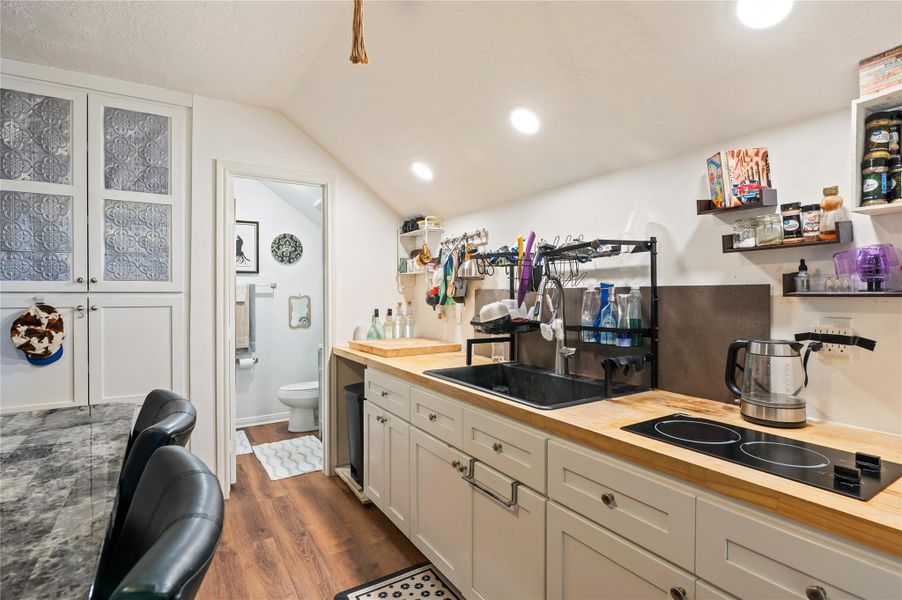 Garage apartment with full bath, kitchen counters and electric cooktop. Garage apartment with full bath, kitchen counters and electric cooktop.