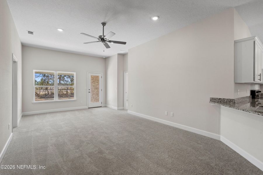 Spacious, unfurnished interior of a new home in Shadow Crest at Rolling Hills, Green Cove Springs (Image 10).
