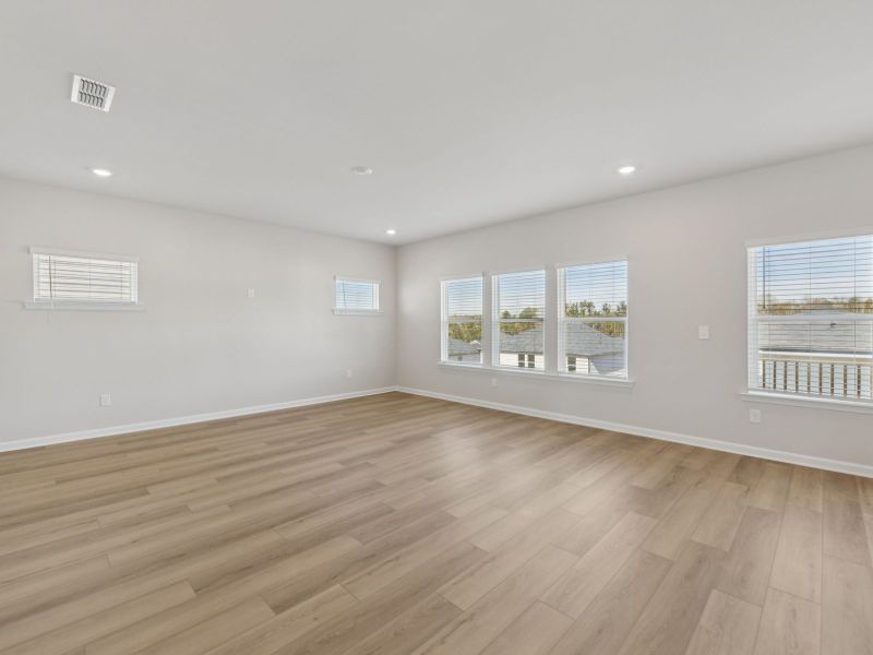 Spacious, unfurnished interior of a new home in River Pointe, Monroe (Image 11). Spacious, unfurnished interior of a new home in River Pointe, Monroe (Image 11).