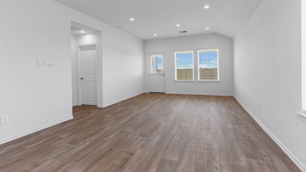 Spacious, unfurnished interior of a new home in Tamarron, Fulshear (Image 23). Spacious, unfurnished interior of a new home in Tamarron, Fulshear (Image 23).