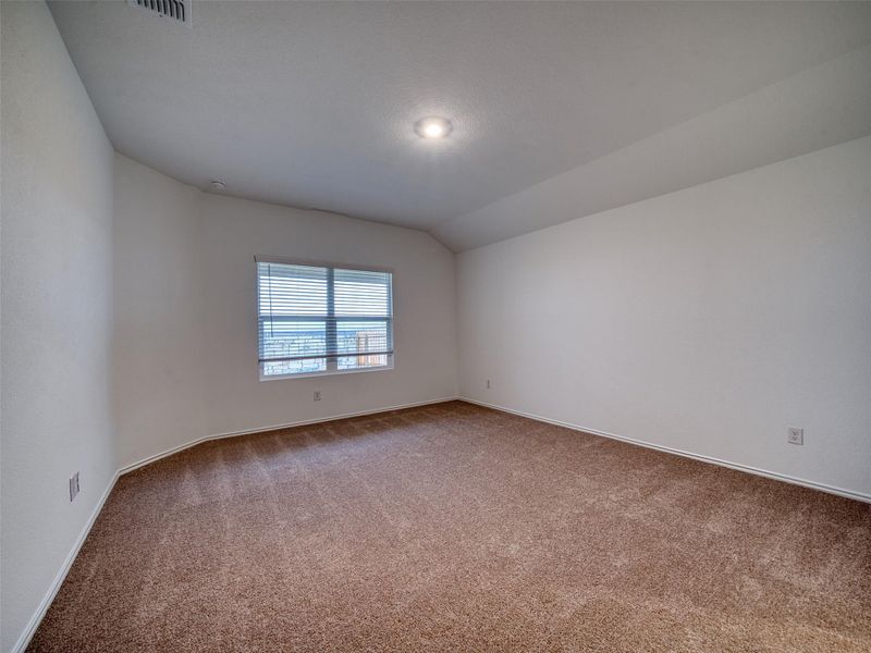 Spacious, unfurnished interior of a new home in Waterstone, Kyle (Image 16).