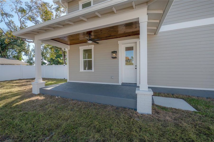Exterior details and patio area of a home in , Tampa (Image 35).