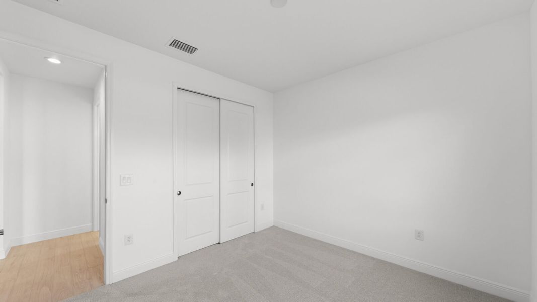 Spacious, unfurnished interior of a new home in Verandah, Fort Myers (Image 25).