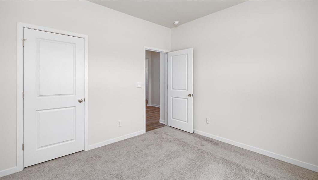Spacious, unfurnished interior of a new home in Valley View, Waynesville (Image 20).