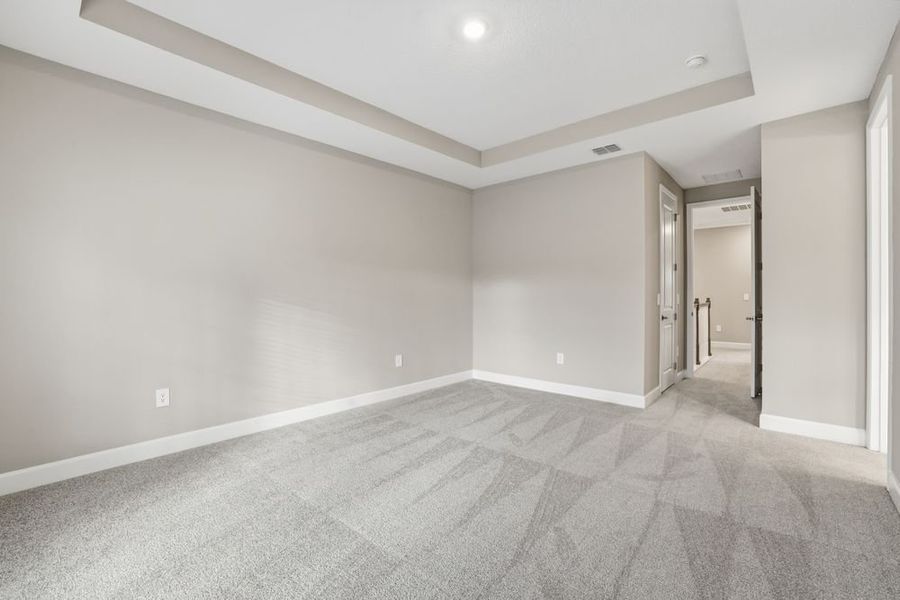 Spacious, unfurnished interior of a new home in Timber Ridge, Plant City (Image 16).