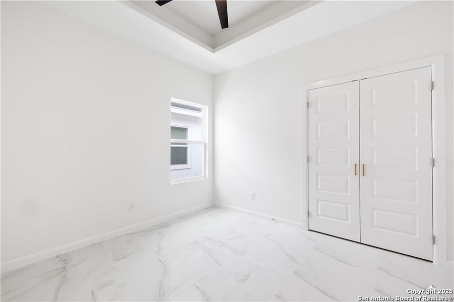 Spacious, unfurnished interior of a new home in , Edinburg (Image 9).