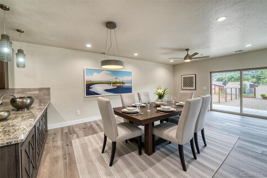 AI STAGED DINING AREA