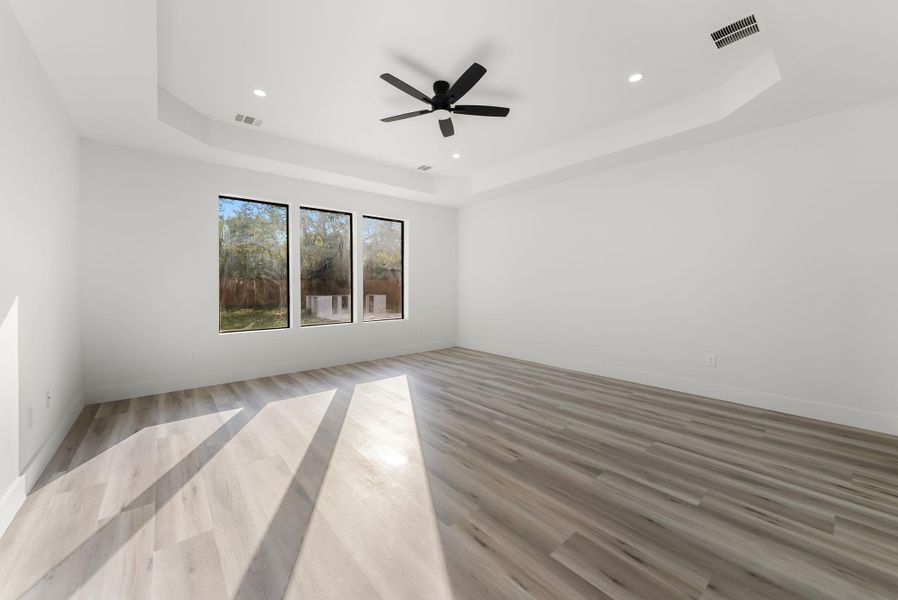 Spacious, unfurnished interior of a new home in , Cedar Park (Image 18).