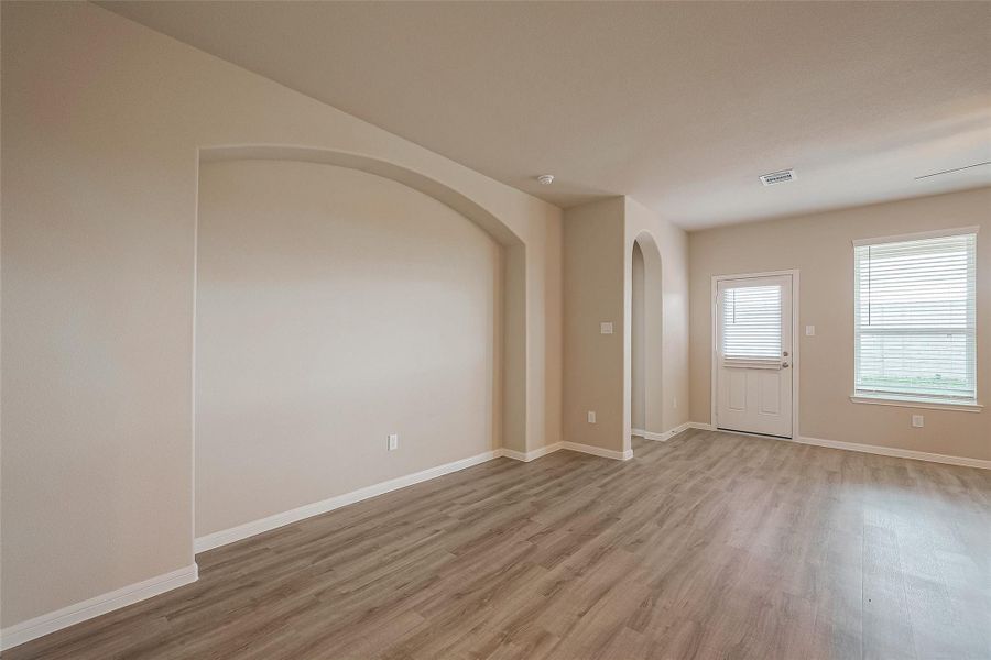 Spacious, unfurnished interior of a new home in Rollingbrook Estates, Baytown (Image 23). Spacious, unfurnished interior of a new home in Rollingbrook Estates, Baytown (Image 23).