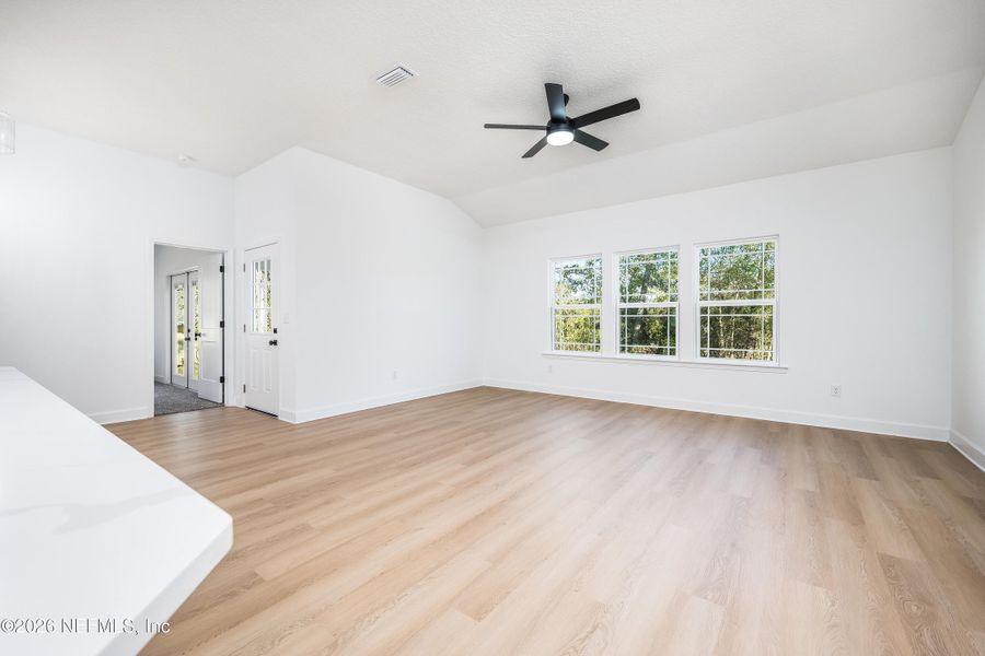 Spacious, unfurnished interior of a new home in , Keystone Heights (Image 23).