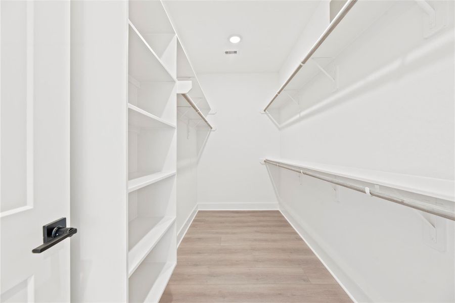 Spacious, unfurnished interior of a new home in , Houston (Image 22).