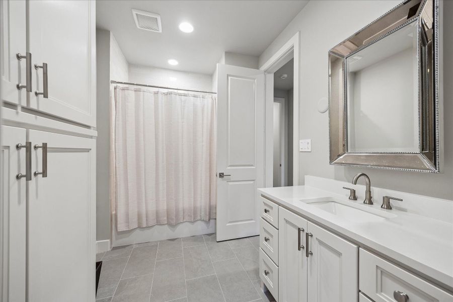 Furnished interior view inside a new home in , Houston (Image 14).