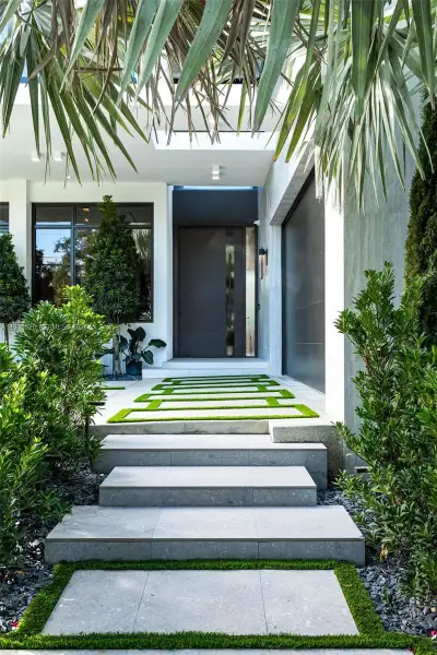 Exterior details and patio area of a home in , North Miami (Image 21).
