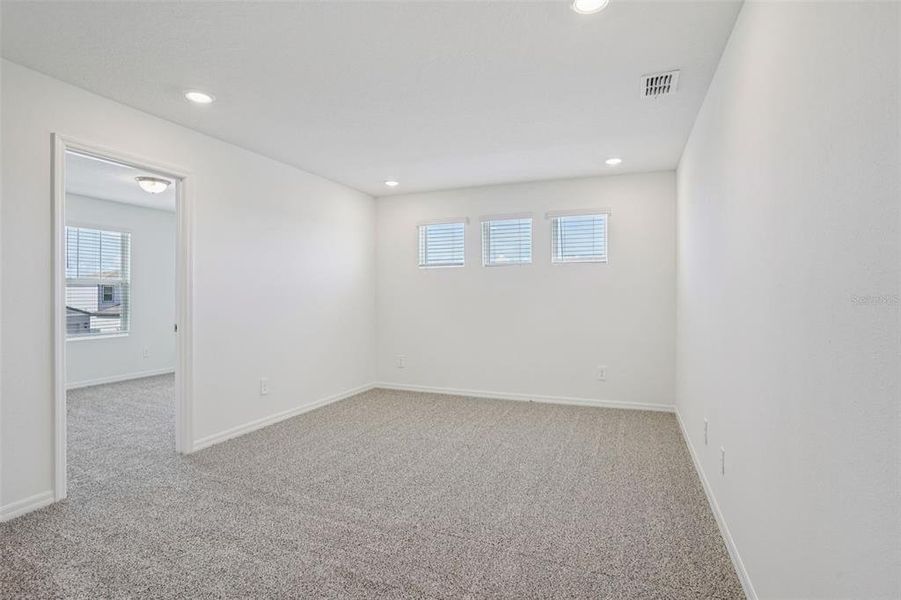 Spacious, unfurnished interior of a new home in The Meadow at Crossprairie, St. Cloud (Image 27).