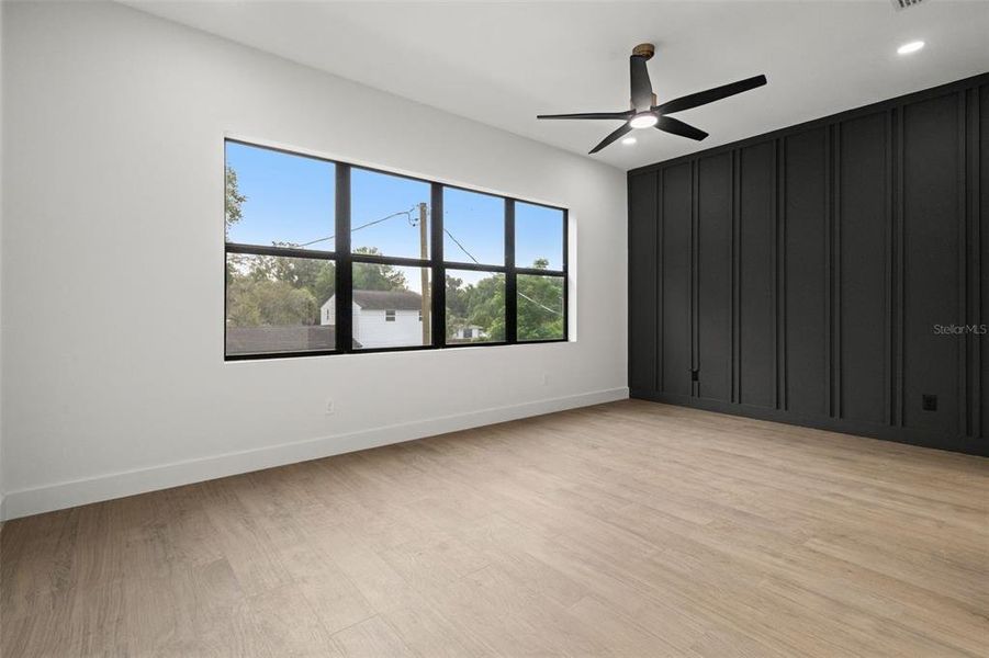 Spacious, unfurnished interior of a new home in , Tampa (Image 40).