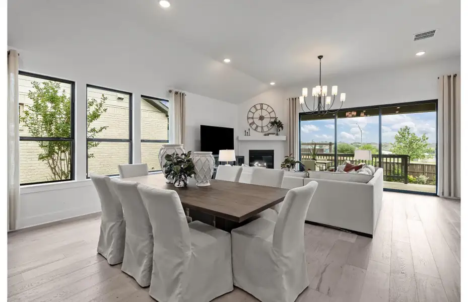 Dining Area Dining Area