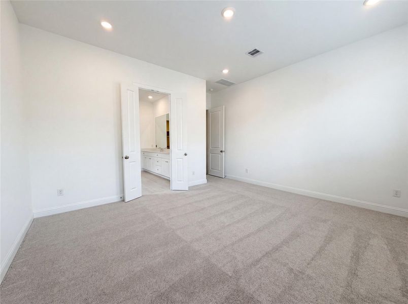 Spacious, unfurnished interior of a new home in The Highlands, Porter (Image 12).