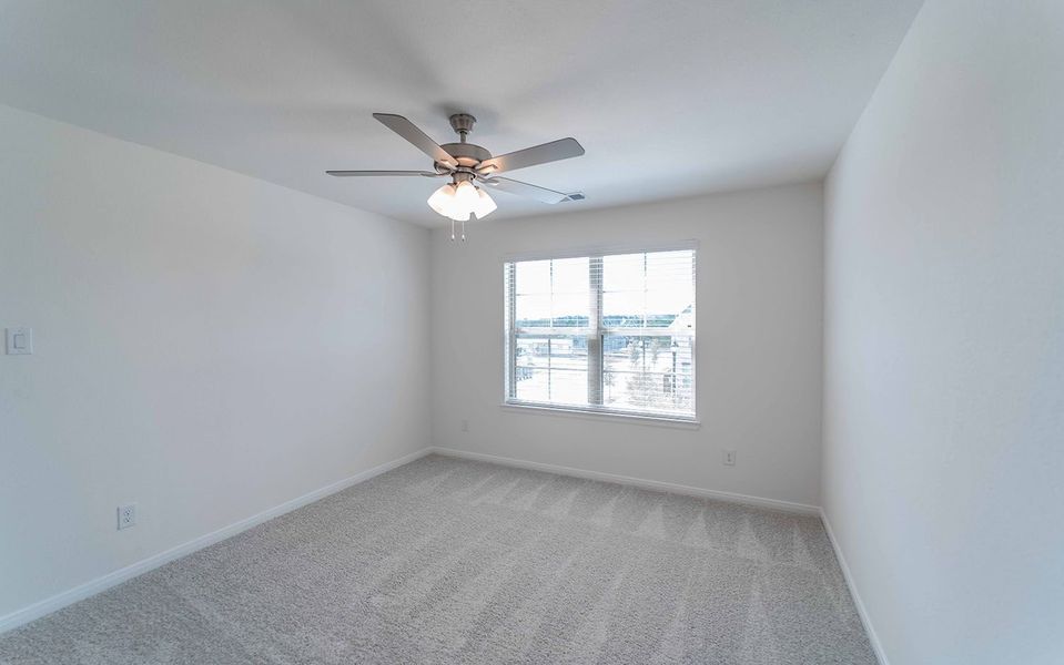 Spacious, unfurnished interior of a new home in Solterra, Mesquite (Image 15).