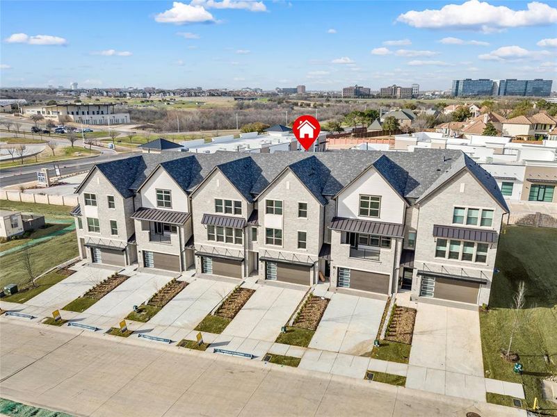 Located in the heart of Las Colinas, you'll enjoy being close to everything when you call Linkside Las Colinas your home!