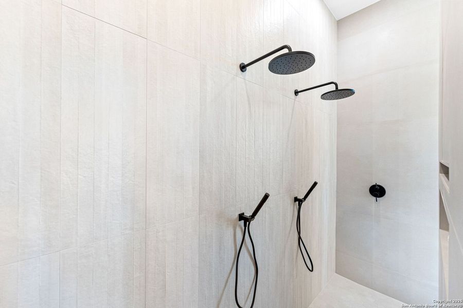 Close-up of interior finishes inside a home in , Bandera (Image 21).