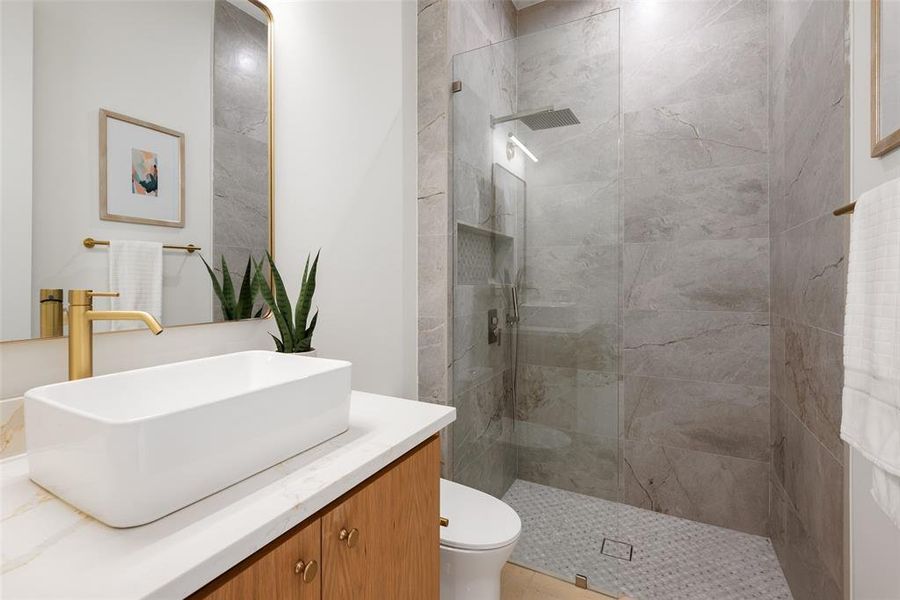 Furnished interior view inside a new home in , Dallas (Image 4).