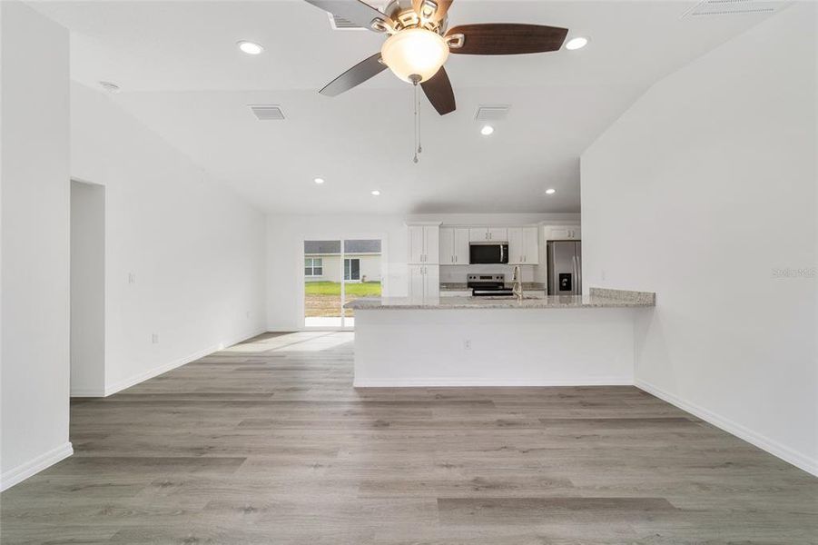 Spacious, unfurnished interior of a new home in , Silver Springs (Image 31).
