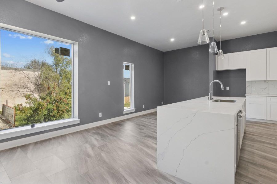 Spacious, unfurnished interior of a new home in , Houston (Image 9).