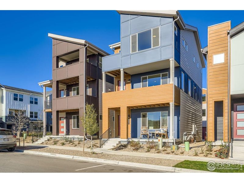 Condo located in Broomfield, CO showcasing its design and architecture (Image 4).